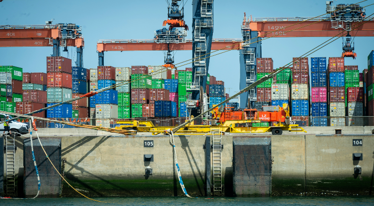 Coordinating Ocean and Air Freight